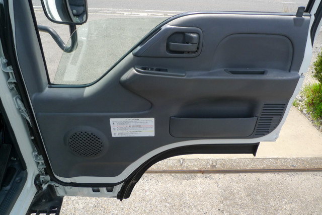 いすゞ エルフ 小型 平ボディ 2RG-NJR88A(104089) 23枚目