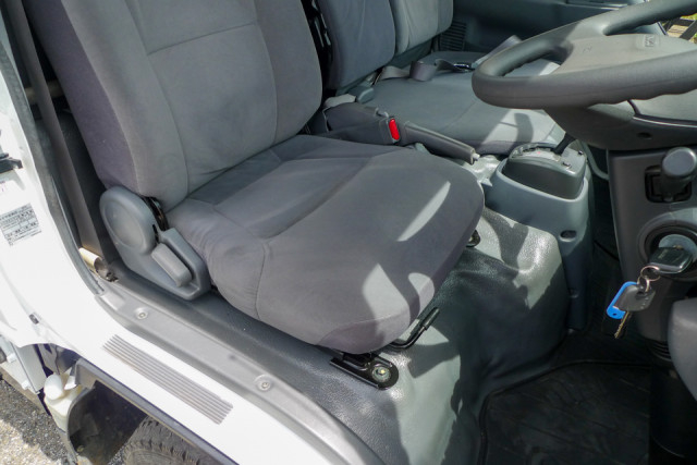 いすゞ エルフ 小型 平ボディ 2RG-NJR88A(104089) 26枚目