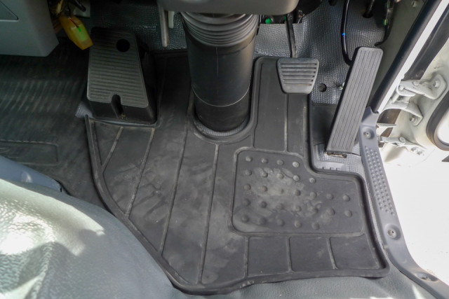 いすゞ エルフ 小型 平ボディ 2RG-NJR88A(104089) 28枚目