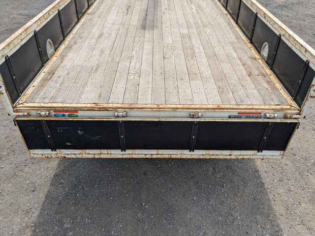 いすゞ フォワード 中型 平ボディ（クレーン付） 2PG-FRR90S1(104117) 9枚目