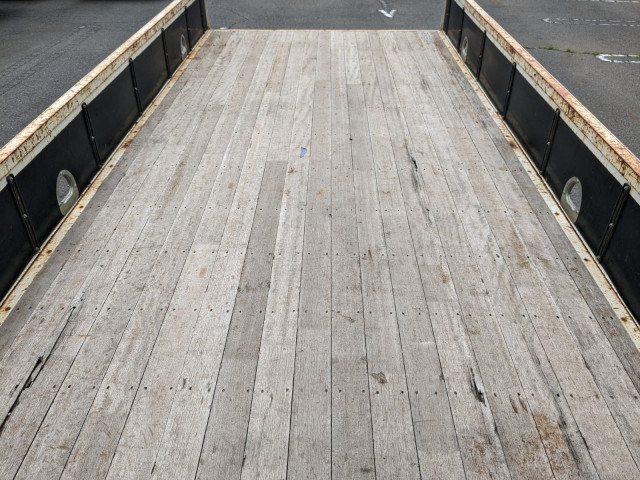 いすゞ フォワード 中型 平ボディ（クレーン付） 2PG-FRR90S1(104117) 13枚目