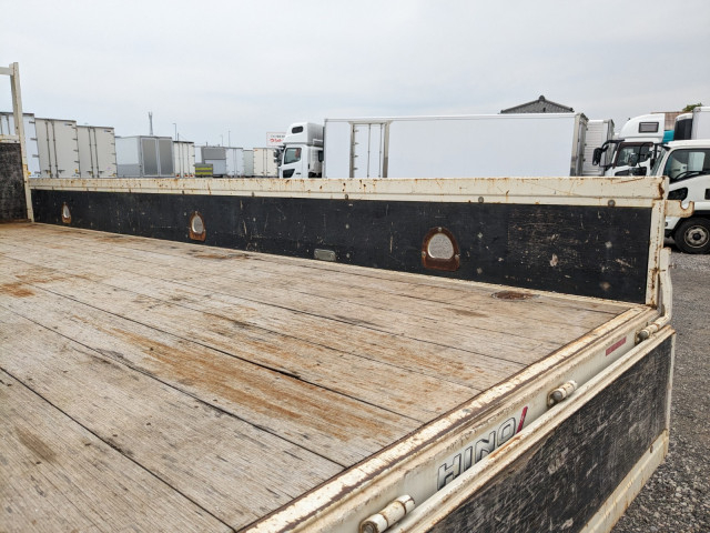 日野 レンジャー 中型 平ボディ（クレーン付） 2KG-FC2ABA(104120) 14枚目