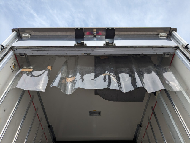 いすゞ エルフ 小型 冷蔵冷凍バン 2RG-NMR88AN(104124) 11枚目