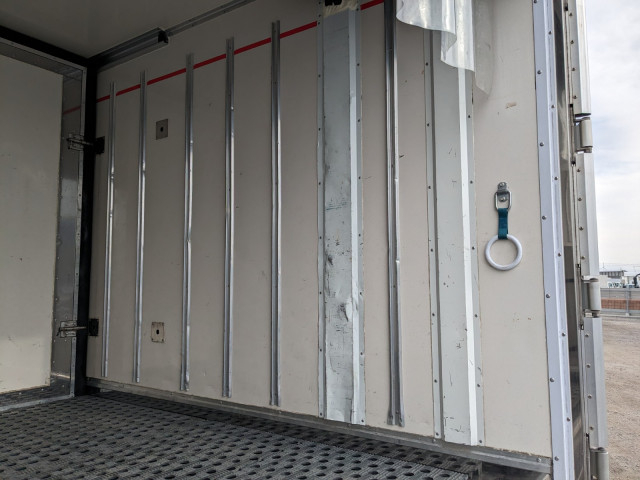 いすゞ エルフ 小型 冷蔵冷凍バン 2RG-NMR88AN(104124) 16枚目