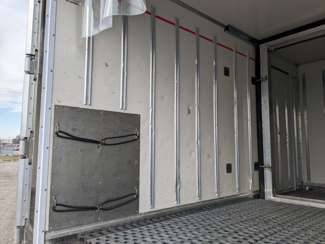 いすゞ エルフ 小型 冷蔵冷凍バン 2RG-NMR88AN(104124) 17枚目