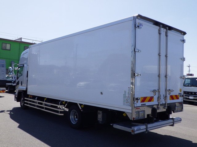いすゞ - 中型 冷蔵冷凍バン 2PG-FSR90T2(104146) 3枚目