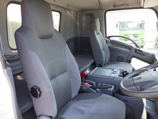 いすゞ - 中型 ウィング 2RG-FRR90S2(104153) 11枚目