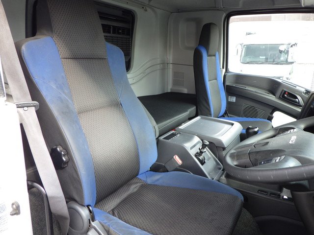 いすゞ - 大型 ウィング 2PG-CYJ77C(104161) 11枚目