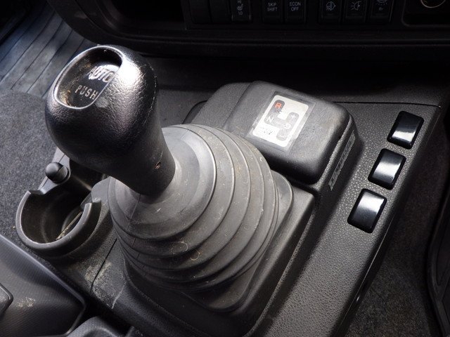 いすゞ - 大型 ウィング 2PG-CYJ77C(104161) 13枚目