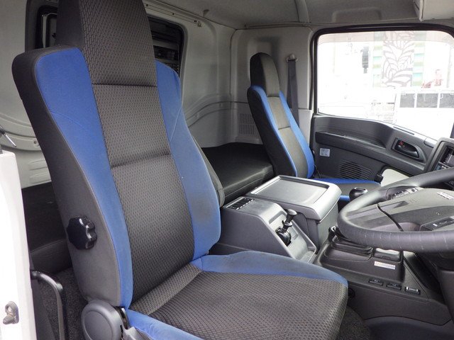 いすゞ - 大型 ウィング 2PG-CYJ77C(104162) 10枚目