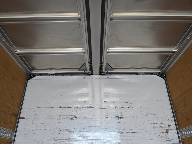 いすゞ フォワード 中型 ウィング 2PG-FRR90S2(104206) 17枚目