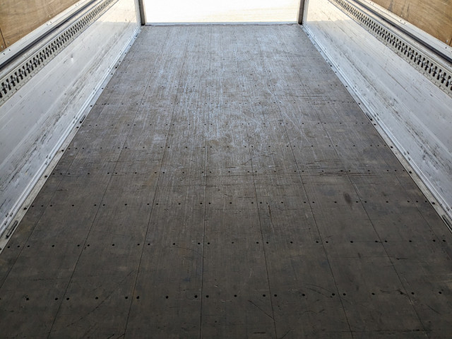 いすゞ フォワード 中型 ウィング 2PG-FRR90S2(104206) 18枚目