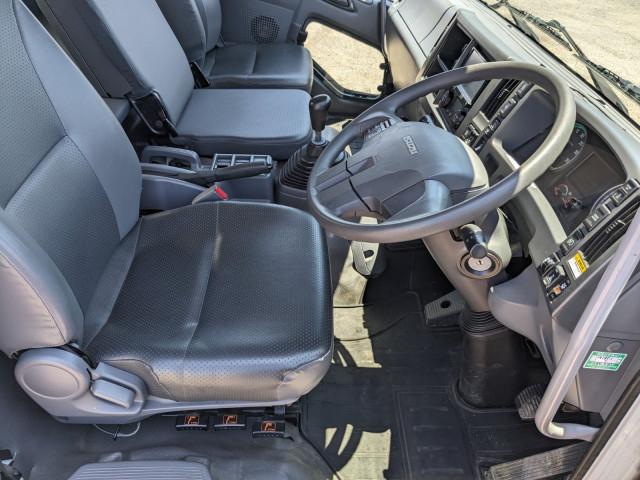 いすゞ フォワード 中型 ウィング 2PG-FRR90S2(104206) 28枚目