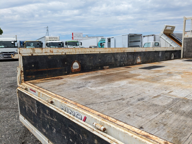 日野 レンジャー 中型 平ボディ（クレーン付） 2KG-FC2ABA(104212) 15枚目