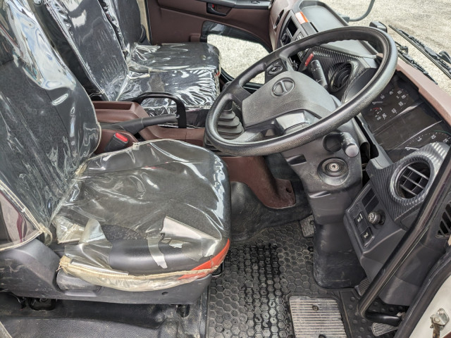 日野 レンジャー 中型 平ボディ（クレーン付） 2KG-FC2ABA(104212) 27枚目