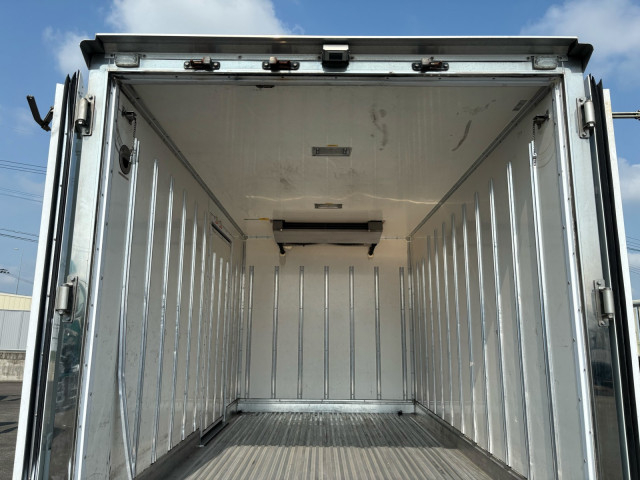 いすゞ エルフ 小型 冷蔵冷凍バン TPG-NLR85AN(104218) 10枚目