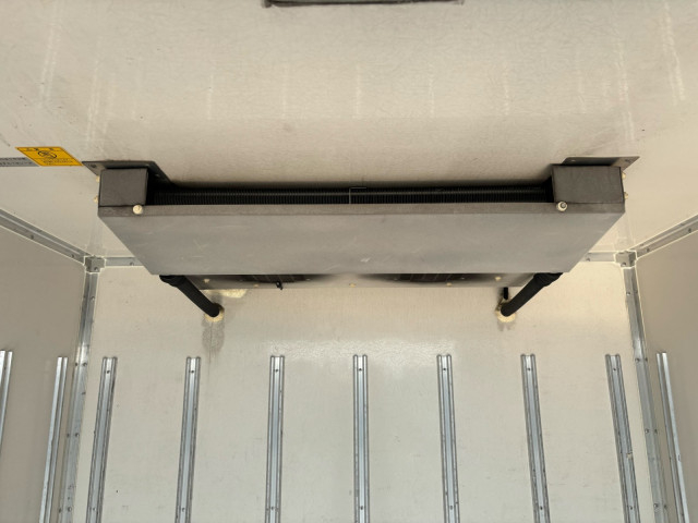 いすゞ エルフ 小型 冷蔵冷凍バン TPG-NLR85AN(104218) 14枚目