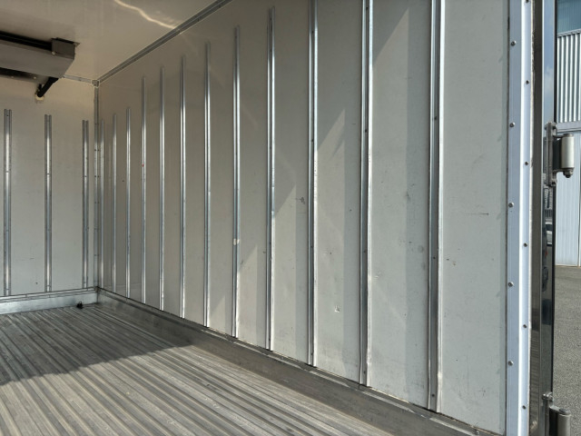 いすゞ エルフ 小型 冷蔵冷凍バン TPG-NLR85AN(104218) 17枚目