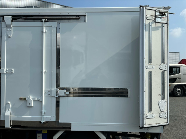 いすゞ エルフ 小型 冷蔵冷凍バン TPG-NLR85AN(104218) 19枚目