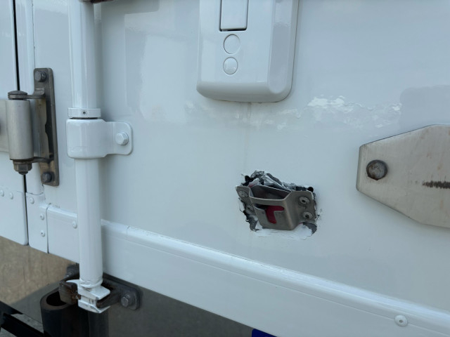 いすゞ エルフ 小型 冷蔵冷凍バン TPG-NLR85AN(104218) 44枚目