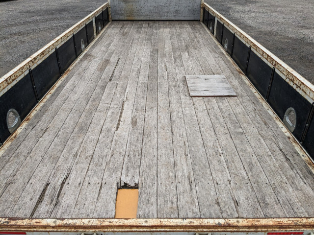 いすゞ フォワード 中型 平ボディ（クレーン付） 2PG-FRR90S1(104220) 9枚目