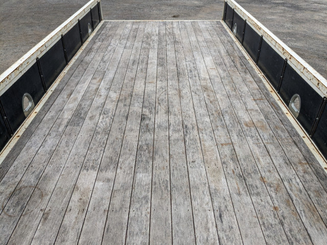 いすゞ フォワード 中型 平ボディ（クレーン付） 2PG-FRR90S1(104221) 13枚目