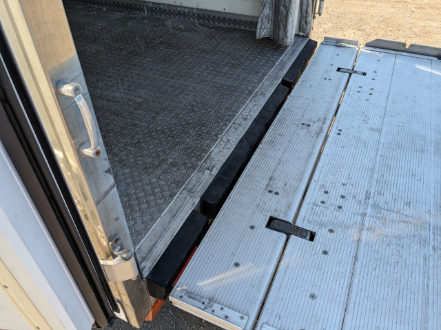 日野 デュトロ 小型 冷蔵冷凍バン TPG-XZU712M(104224) 13枚目