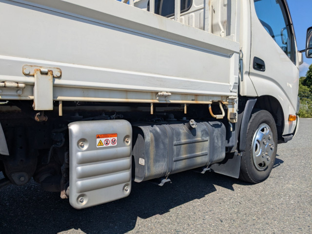 日野 デュトロ 小型 平ボディ 2RG-XZU605M(104223) 32枚目