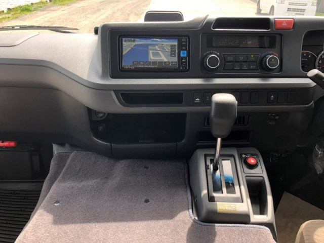 トヨタ コースター 小型 バス 2WG-GDB110(104237) 8枚目