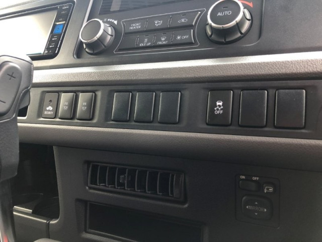 トヨタ コースター 小型 バス 2WG-GDB110(104237) 13枚目