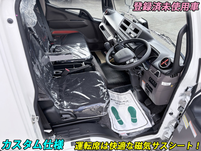 三菱ふそう キャンター 小型 平ボディ（クレーン付） 2PG-FEB90(104243) 4枚目