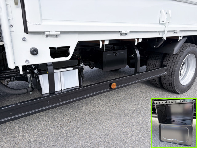 三菱ふそう キャンター 小型 平ボディ（クレーン付） 2PG-FEB90(104243) 30枚目