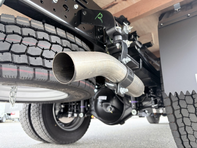 三菱ふそう キャンター 小型 平ボディ（クレーン付） 2PG-FEB90(104243) 35枚目