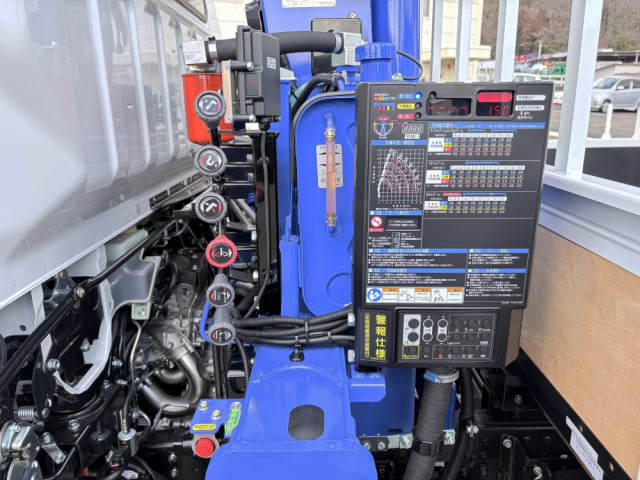 三菱ふそう キャンター 小型 平ボディ（クレーン付） 2PG-FEB90(104244) 18枚目