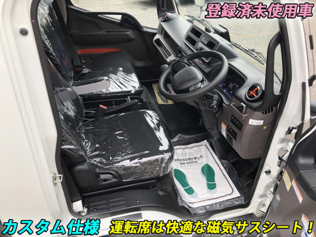 三菱ふそう キャンター 小型 平ボディ（クレーン付） 2PG-FEB90(104245) 4枚目