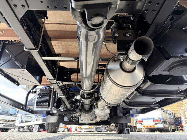 三菱ふそう キャンター 小型 平ボディ（クレーン付） 2PG-FEB90(104244) 35枚目