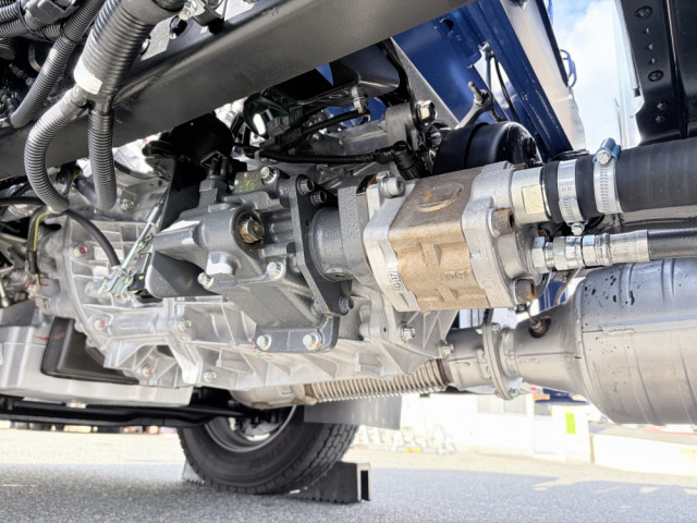 三菱ふそう キャンター 小型 平ボディ（クレーン付） 2PG-FEB90(104244) 36枚目