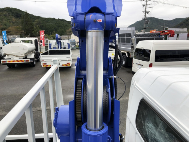 三菱ふそう キャンター 小型 平ボディ（クレーン付） 2PG-FEB90(104245) 14枚目