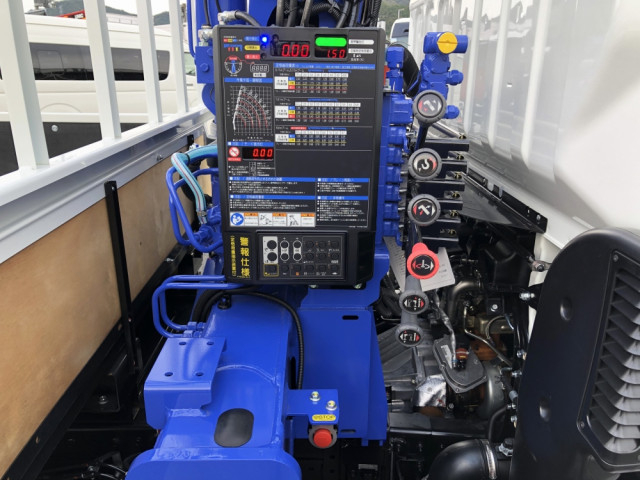 三菱ふそう キャンター 小型 平ボディ（クレーン付） 2PG-FEB90(104245) 16枚目