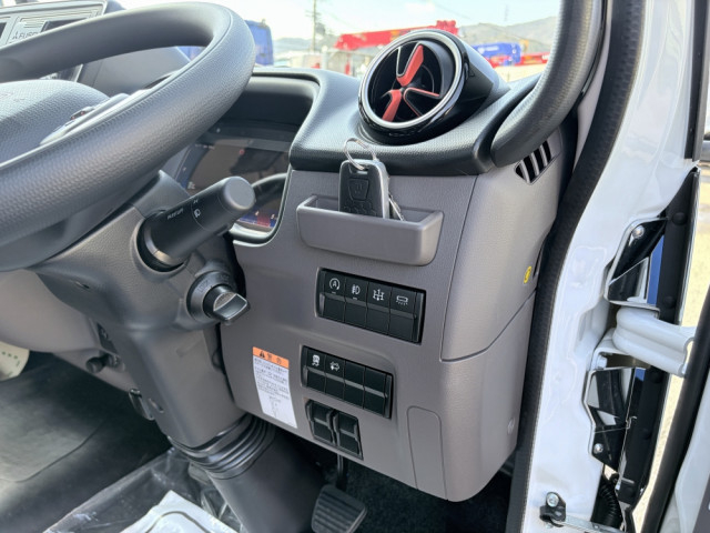 三菱ふそう キャンター 小型 平ボディ（クレーン付） 2PG-FEB90(104244) 41枚目