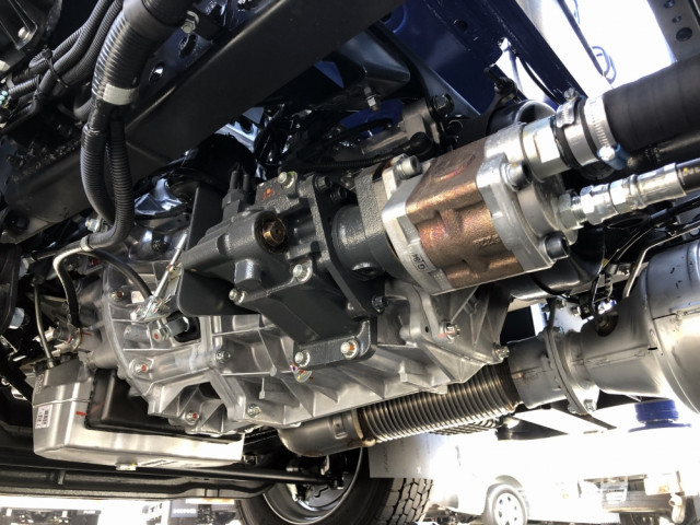 三菱ふそう キャンター 小型 平ボディ（クレーン付） 2PG-FEB90(104245) 33枚目