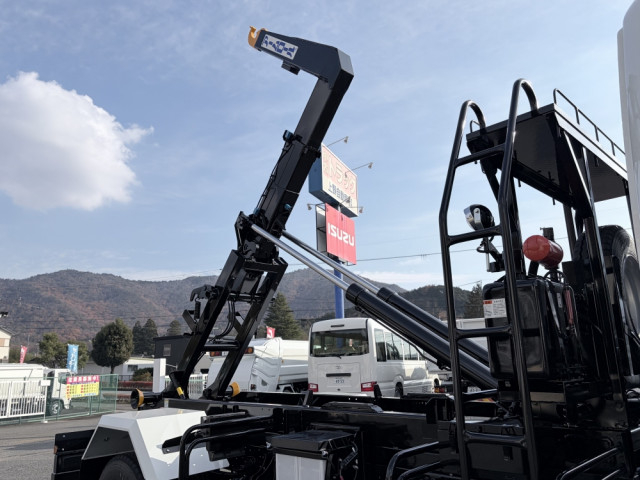 三菱ふそう ファイター 中型 コンテナ専用車 2KG-FK72F(104246) 17枚目