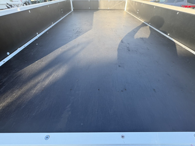 三菱ふそう キャンター 小型 平ボディ（クレーン付） 2PG-FEB90(104247) 10枚目