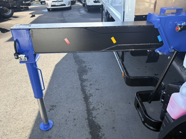 三菱ふそう キャンター 小型 平ボディ（クレーン付） 2PG-FEB90(104247) 16枚目