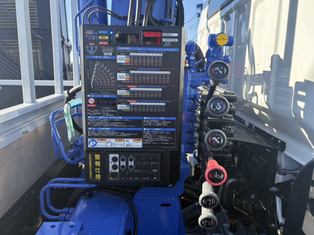 三菱ふそう キャンター 小型 平ボディ（クレーン付） 2PG-FEB90(104247) 17枚目