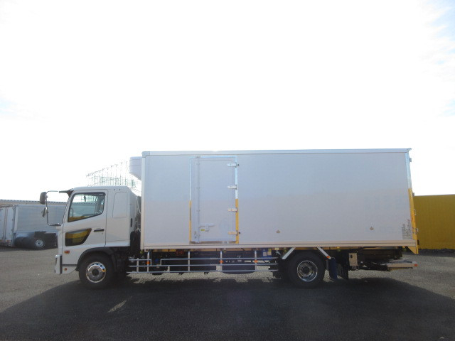 日野 レンジャー 増トン 冷蔵冷凍バン 2KG-GD2ABG(104248) 5枚目