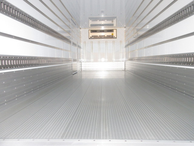 日野 レンジャー 増トン 冷蔵冷凍バン 2KG-GD2ABG(104248) 9枚目