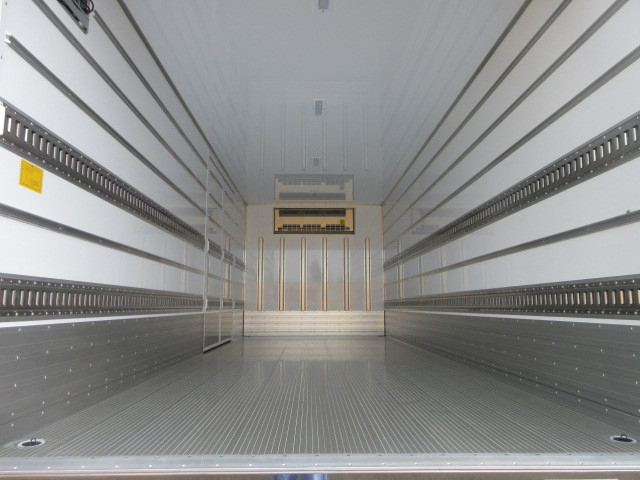 日野 レンジャー 中型 冷蔵冷凍バン 2KG-GD2ABG(104249) 10枚目