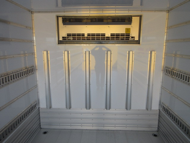 日野 レンジャー 増トン 冷蔵冷凍バン 2KG-GD2ABG(104248) 29枚目