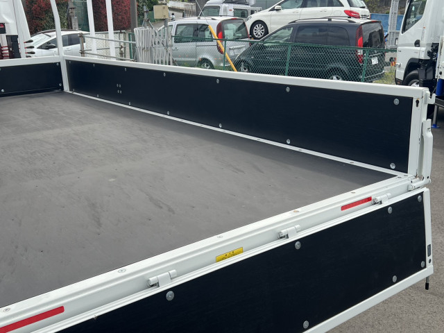 三菱ふそう キャンター 小型 平ボディ（クレーン付） 2PG-FEB80(104250) 11枚目